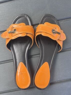 Y2K Vintage Fendi Orange Patent B Buckle Mule Sandal Size 37 Made In Italy 2000s